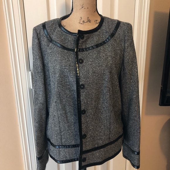 Dana Buchman Pants - 🎉🎉 2-PIECE DANA BUCHMAN WOOL PANT SUIT 🎉🎉